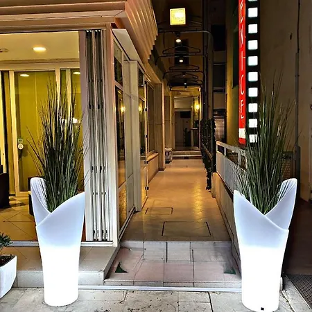 Hla Fenice Otel 3*
