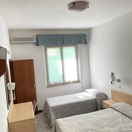 Hla Fenice Otel 3*