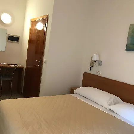 Hla Fenice Otel 3*