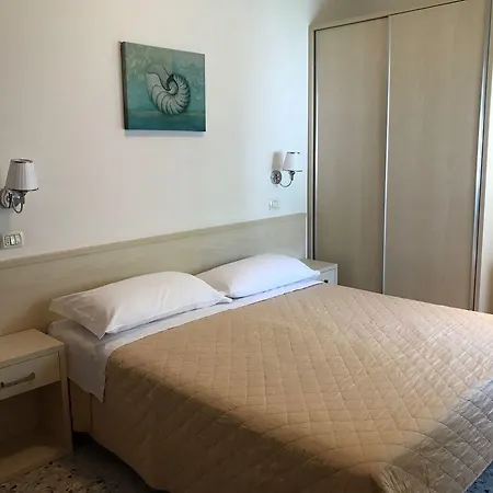 Hla Fenice Otel 3*